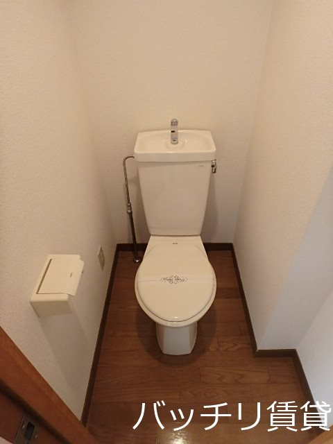トイレ　画像は別号室写真の為、現状を優先いたします。