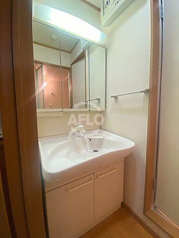 洗面設備　新深江池田マンション　独立洗面台