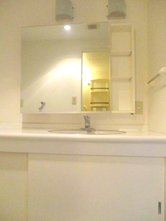 洗面設備　朝の身支度には欠かせない独立洗面化粧台