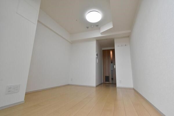 居室・リビング　別号室参考写真