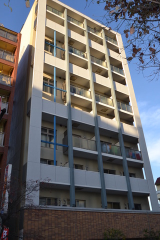 建物外観　南西から見た建物外観です