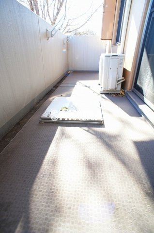 バルコニー　便利で嬉しいバルコニー付きです♪