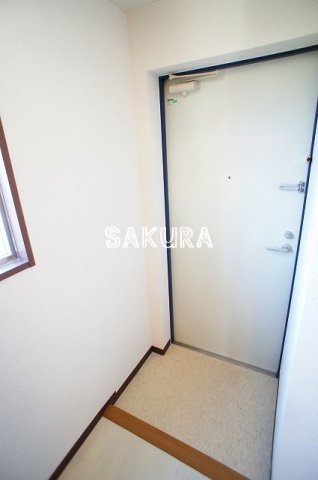 玄関　ゆったりとした玄関スペースです♪