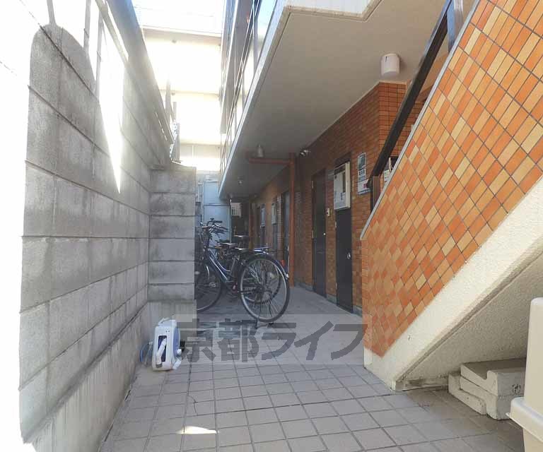 その他共有部分　建物入口です。