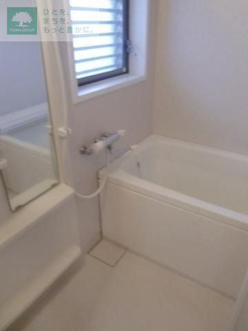 バス・シャワールーム　キレイなバスルーム。