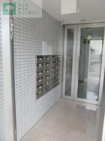 エントランス　オートロック付きですよ。