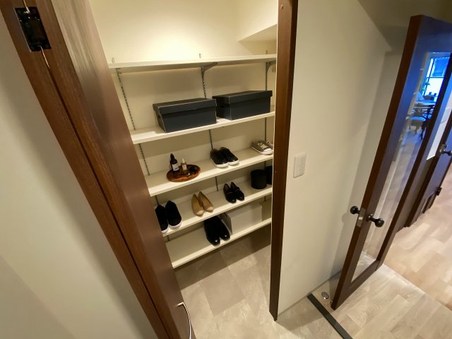 収納　モデルルームの為入居時には家具、雑貨は撤去されます。