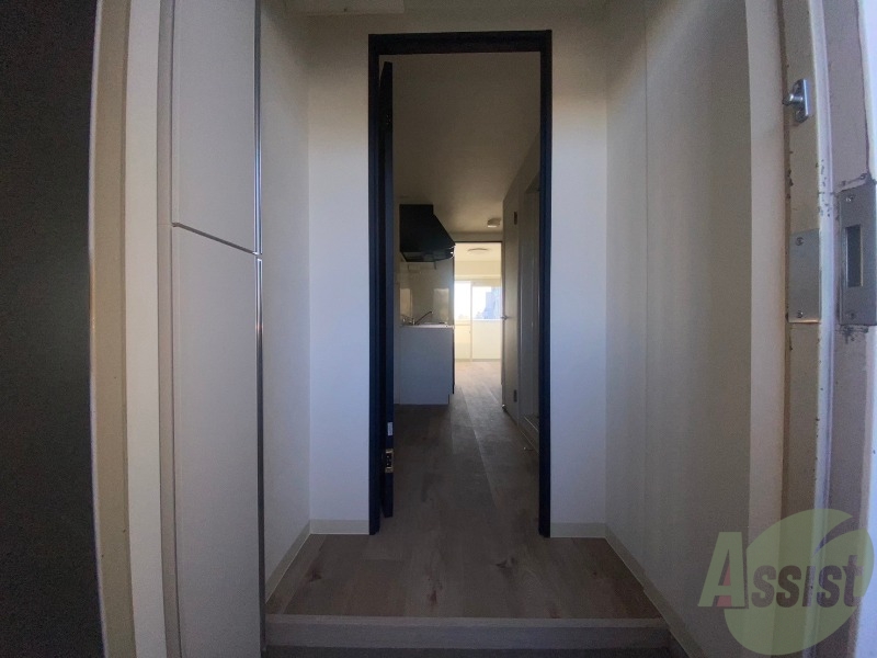 玄関　玄関から撮影しました。お部屋の明るさが伝わりますか。