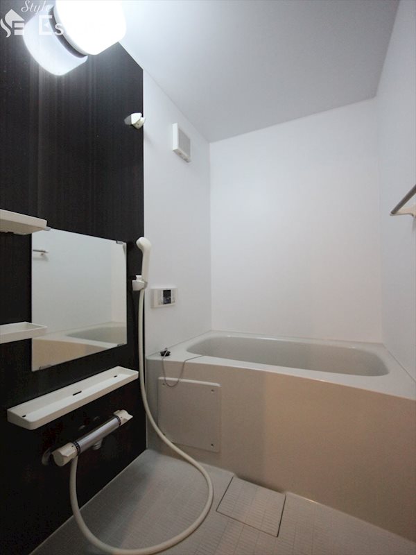 バス・シャワールーム　バスルーム