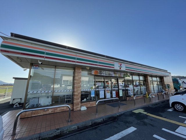 コンビニ　セブンイレブン五個荘日吉町店（コンビニ）まで1872m