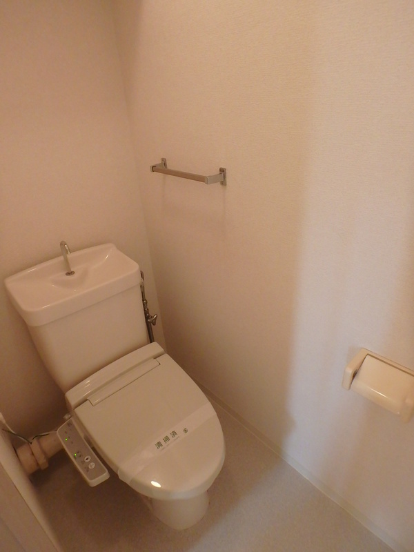 トイレ　画像と現状が異なる場合は現状優先となります。