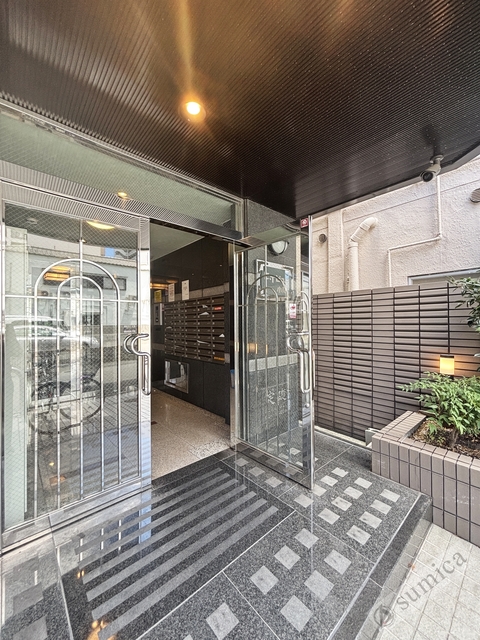 エントランス　オートロック完備で部外者はシャットアウト♪