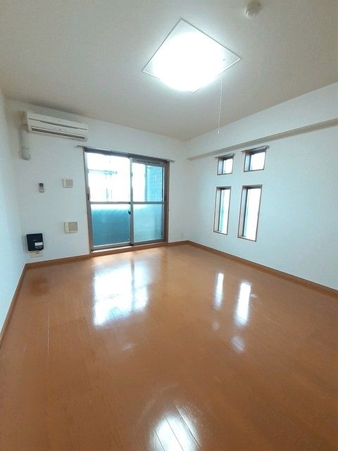 居室・リビング　☆洋室9帖☆