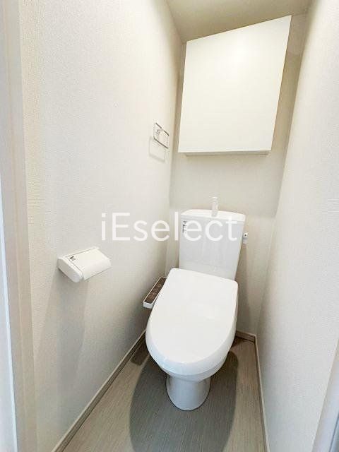 トイレ　温水洗浄便座付きのトイレ