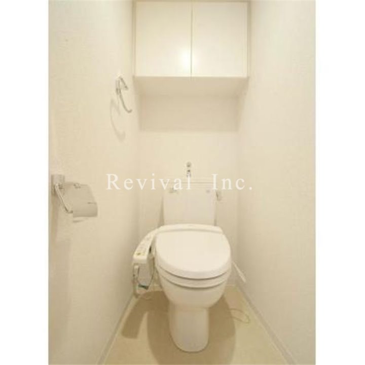 トイレ　シャワートイレ完備でございます