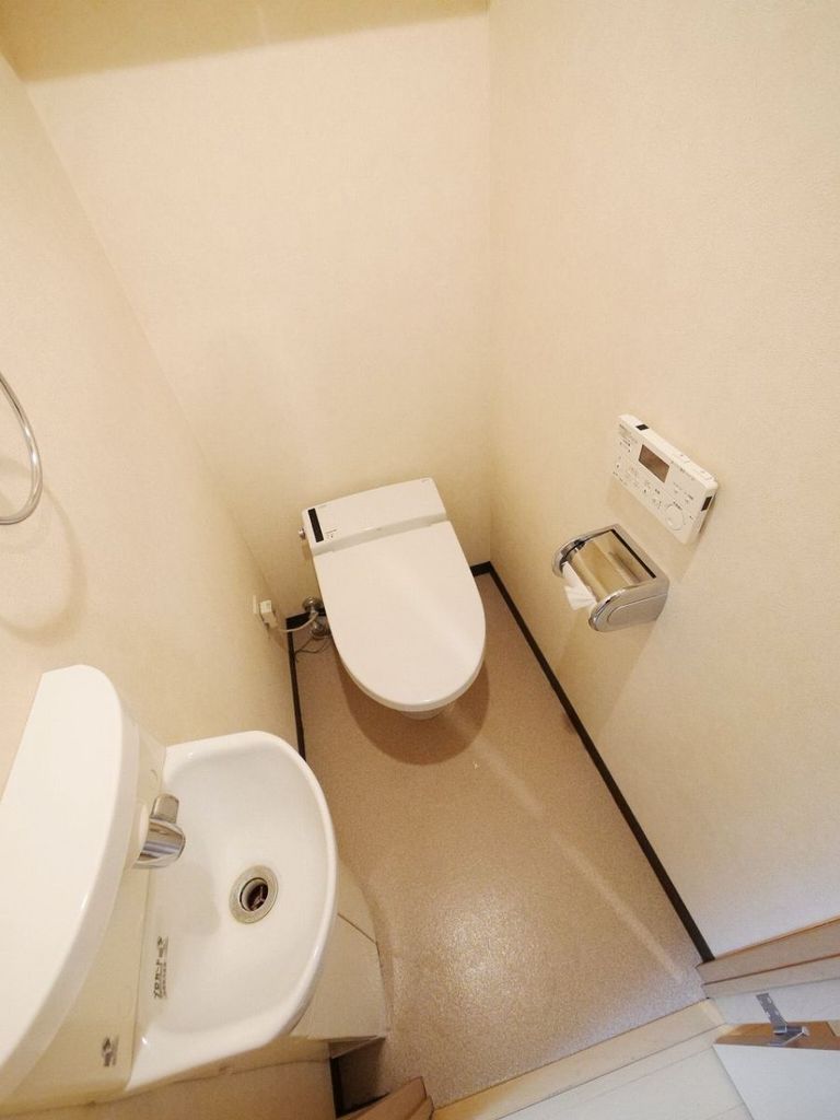 トイレ　トイレ