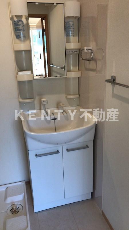 洗面設備　コンパクトで使いやすい洗面所