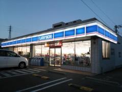 コンビニ　ローソン一宮インター北店（コンビニ）まで315m