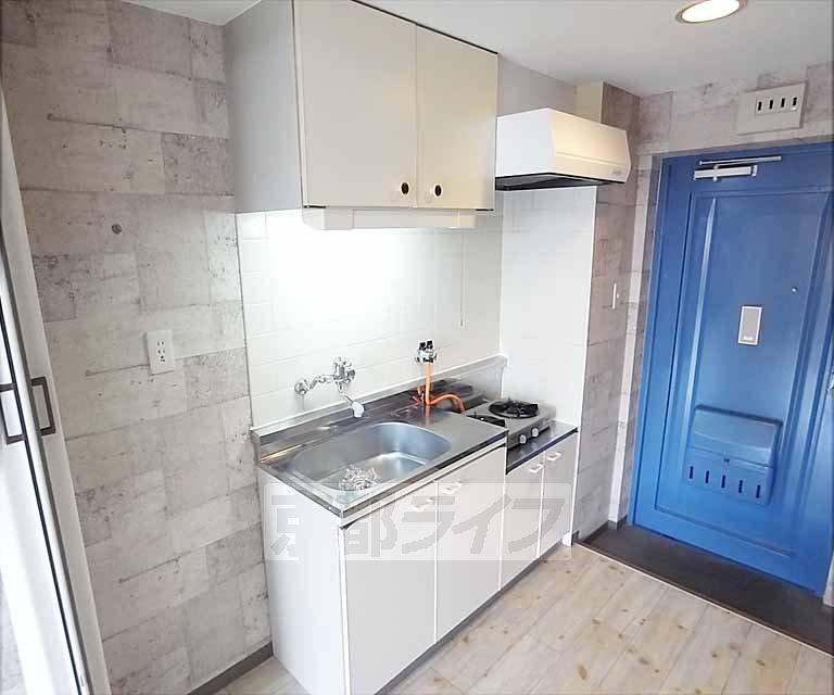 キッチン　白色で明るいキッチンです！