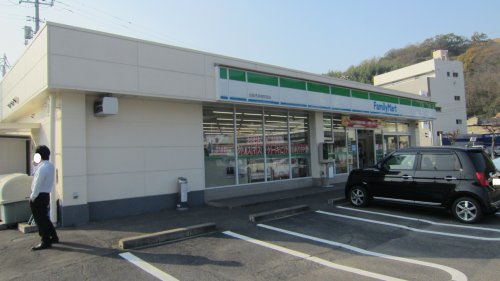 コンビニ　ファミリーマート笠岡市民病院前店（コンビニ）まで375m