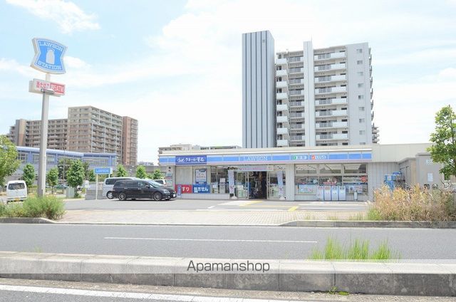 コンビニ　ローソン（コンビニ）まで809m