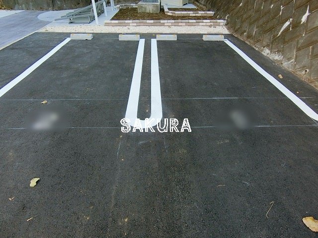 駐車場　敷地内駐輪場、駐車場ございます♪