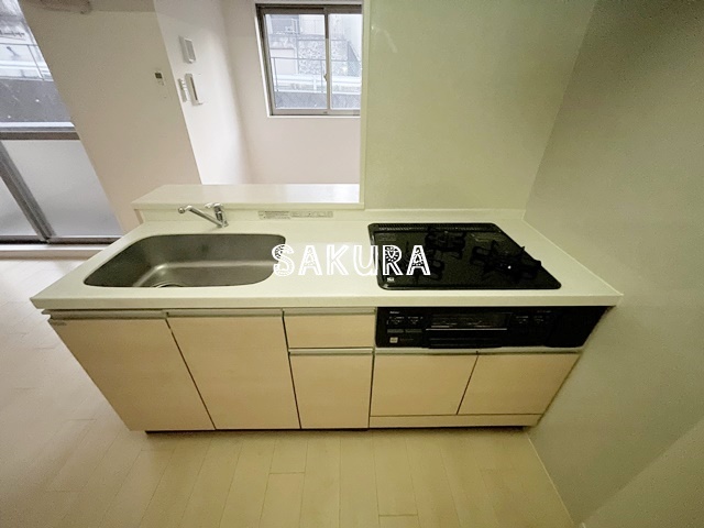 キッチン　周りを見渡しながら調理のできるカウンターキッチンです♪