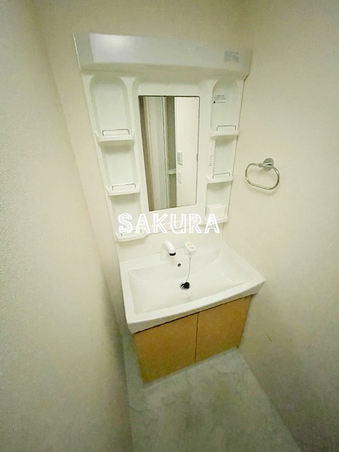 洗面設備　朝の身支度に欠かせない独立洗面台♪