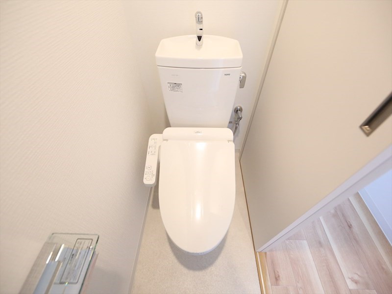 トイレ　温水洗浄暖房便座付トイレ
