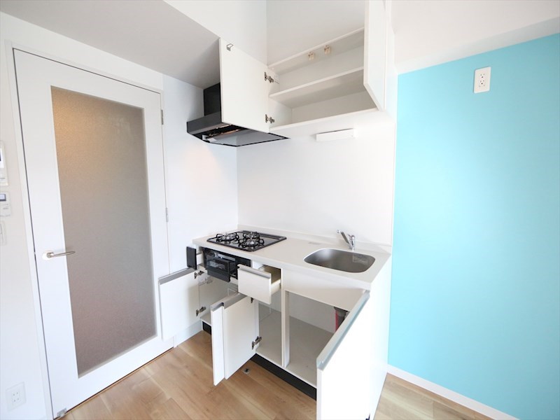 キッチン　システムキッチン（ガス3口コンログリル付）