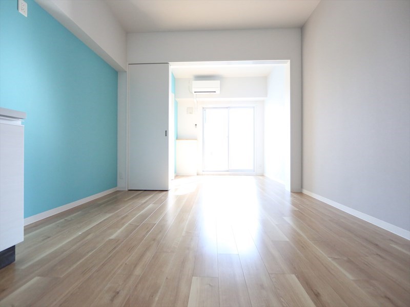 バルコニー　ＬＤＫ9.2帖　洋室4.2帖　エアコン付　南面バルコニー