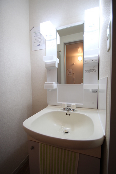 洗面設備　※他号室の写真です。
