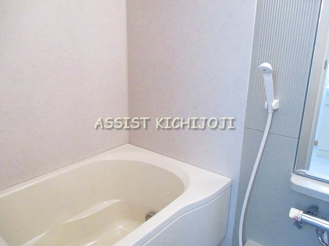 バス・シャワールーム　写真：設備同仕様の別物件です