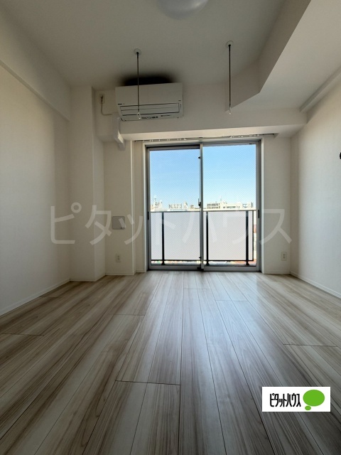 居室・リビング　フローリングです♪