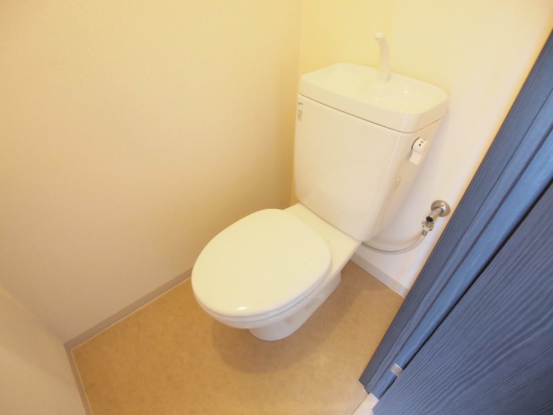 トイレ　弊社は全物件仲介手数料半月分でご紹介可能です。