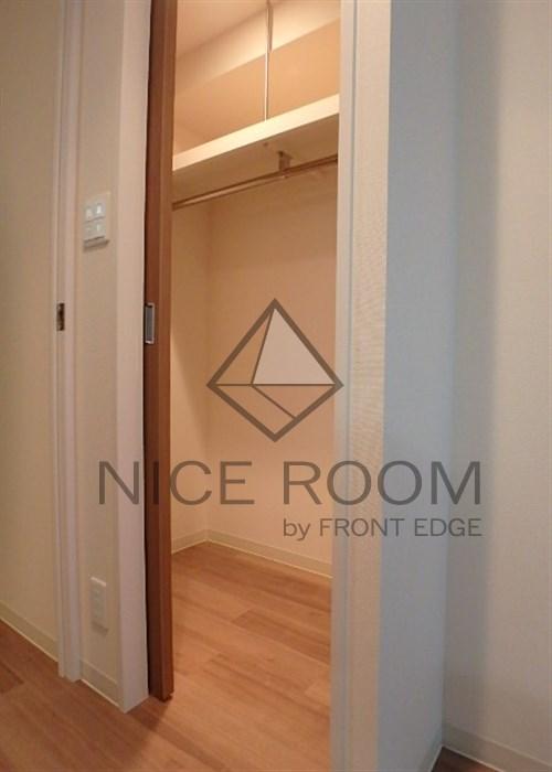 収納　プレサンス梅田北アロー　クローゼット