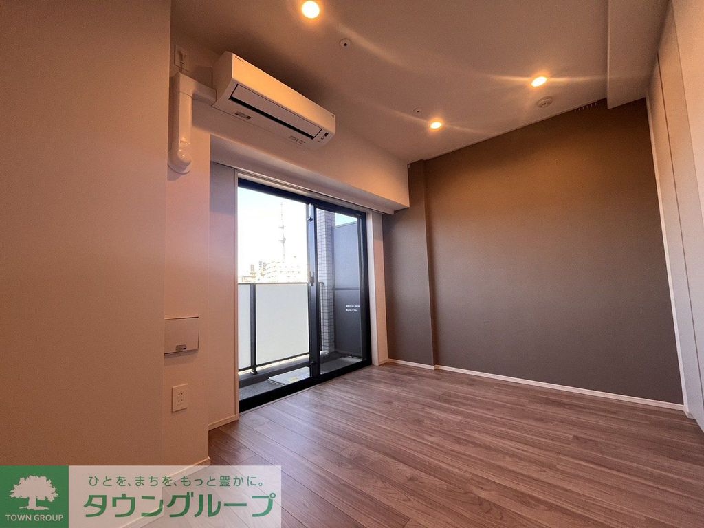 居室・リビング　エントランス