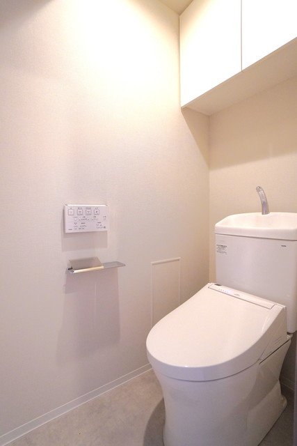 トイレ　※写真は同タイプ住戸です。