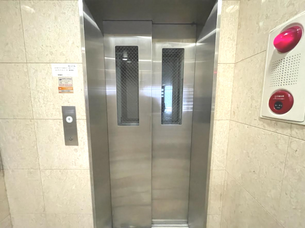 ロビー　落ち着いたロビーです