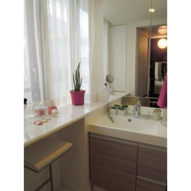 洗面設備　※写真は同タイプ住戸です。