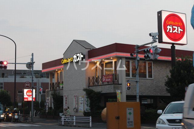 飲食店　ガスト 本羽田店（飲食店）まで331m