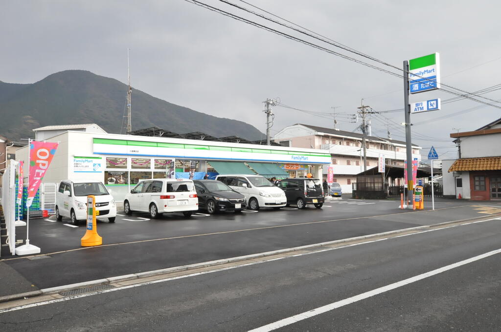 コンビニ　ファミリーマート小倉黒住店（コンビニ）まで145m
