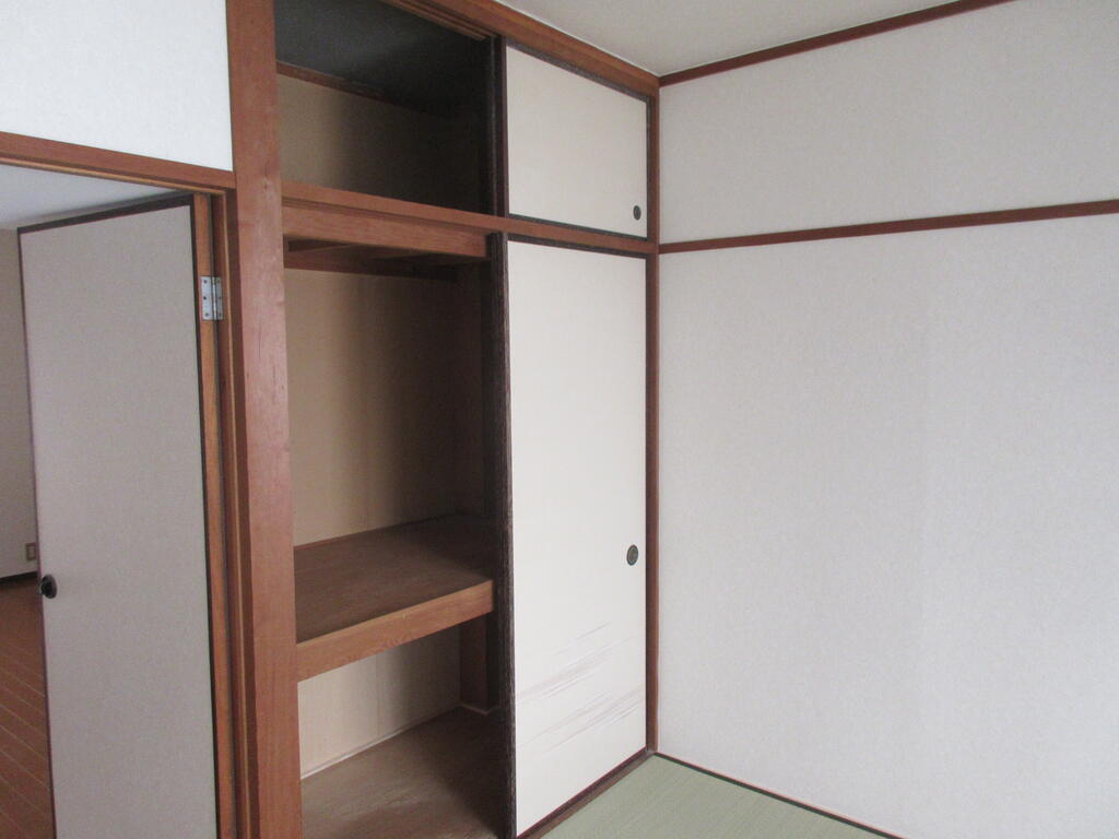 収納　押し入れ