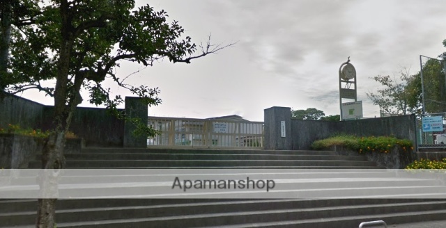 中学校　鹿児島市立西紫原中学校（中学校）まで586m