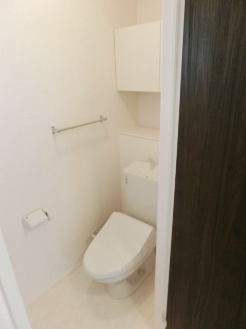 トイレ　洗浄機能付きのトイレです。
