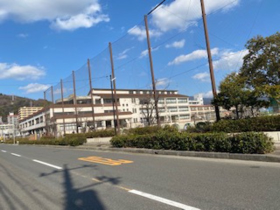小学校　呉市立阿賀小学校（小学校）まで756m