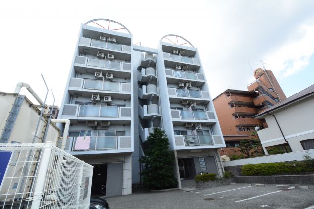 建物外観　オートロック付きです♪
