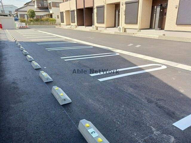 駐車場　駐車場