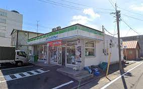 コンビニ　ファミリーマート 黄金通四丁目店（コンビニ）まで784m