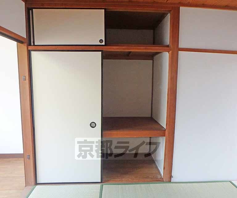 収納　天袋まである押入れ収納です。